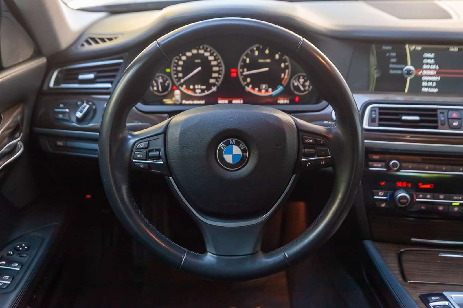 BMW 750i 2012 - Imagen 19 de 19