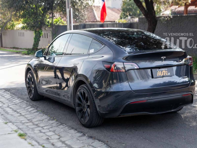 Tesla Model Y 2025 - Imagen 3 de 18