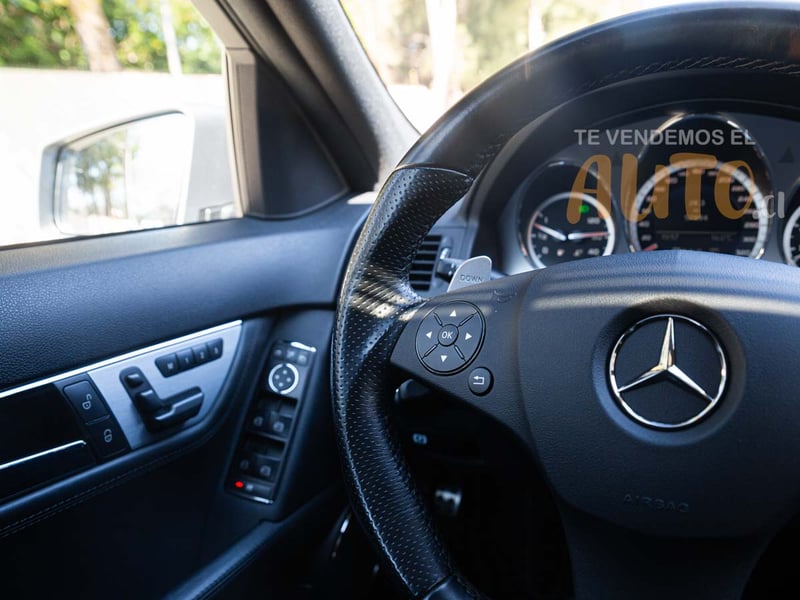 Mercedes-Benz C63 AMG 2011 - Imagen 16 de 20