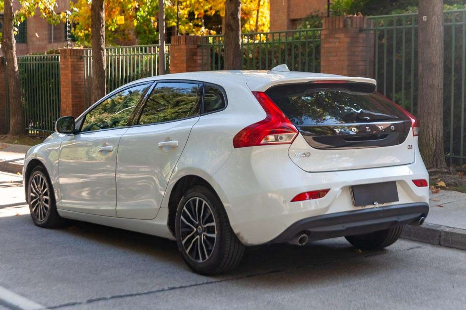 VOLVO V40 2019 - Imagen 3 de 18