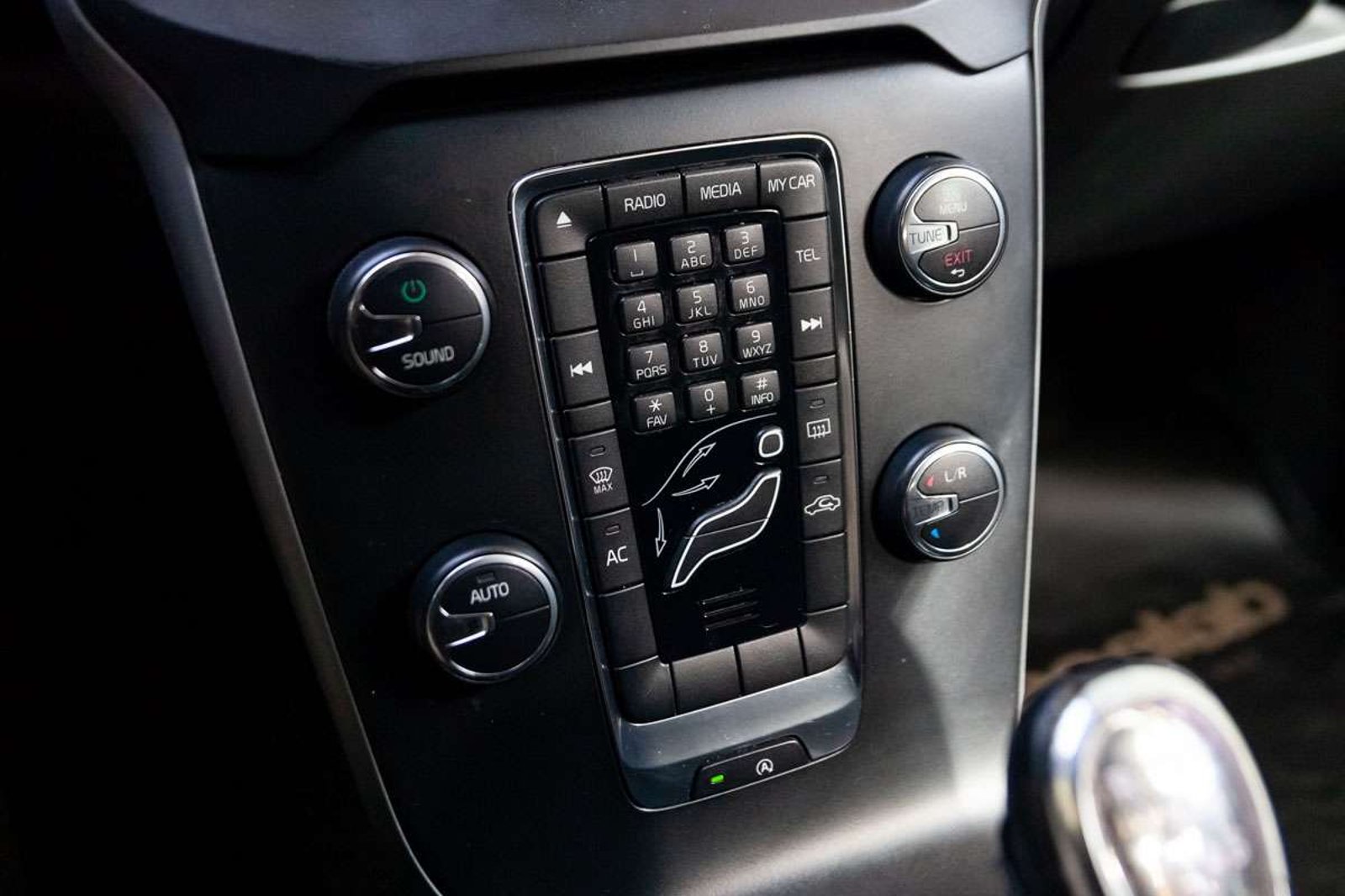 VOLVO V40 2013 - Imagen 12 de 17