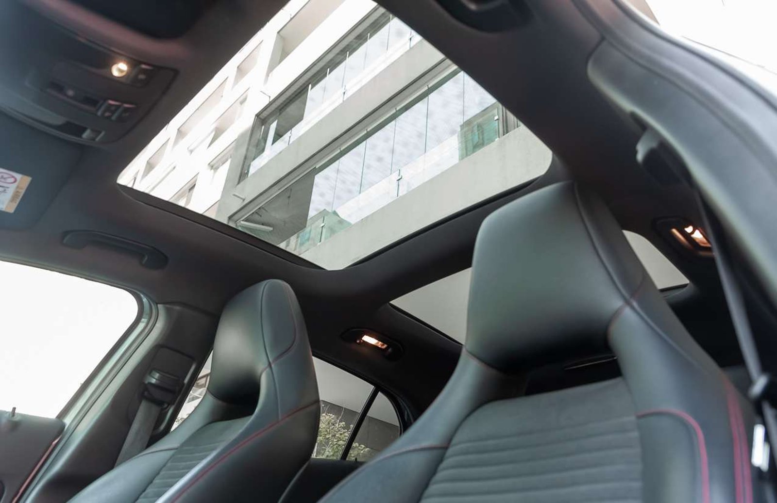 MERCEDES BENZ GLA 220 2016 - Imagen 6 de 16
