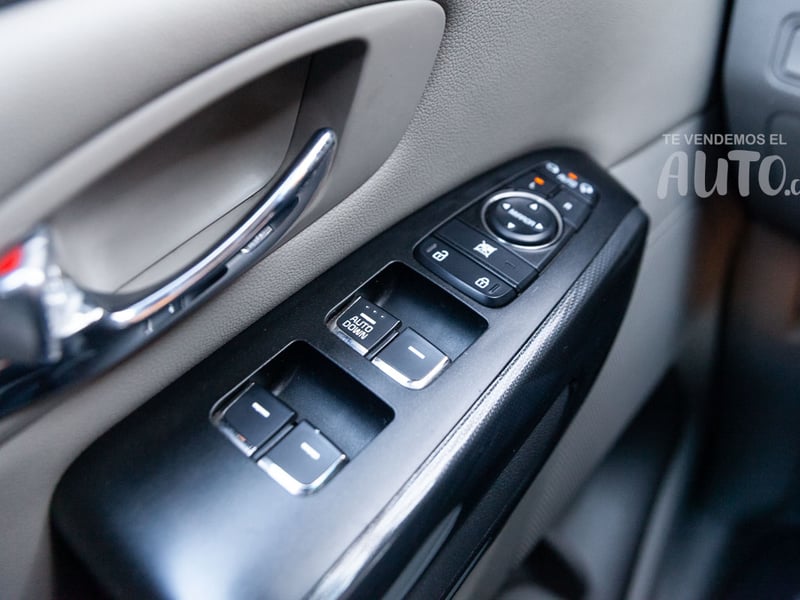 Kia Grand Carnival 2016 - Imagen 15 de 18