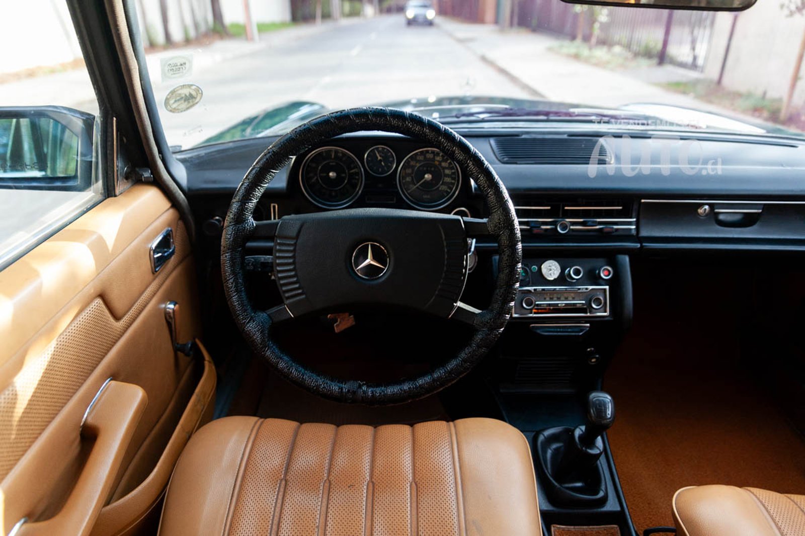 Mercedes-Benz 230 1975 - Imagen 15 de 15