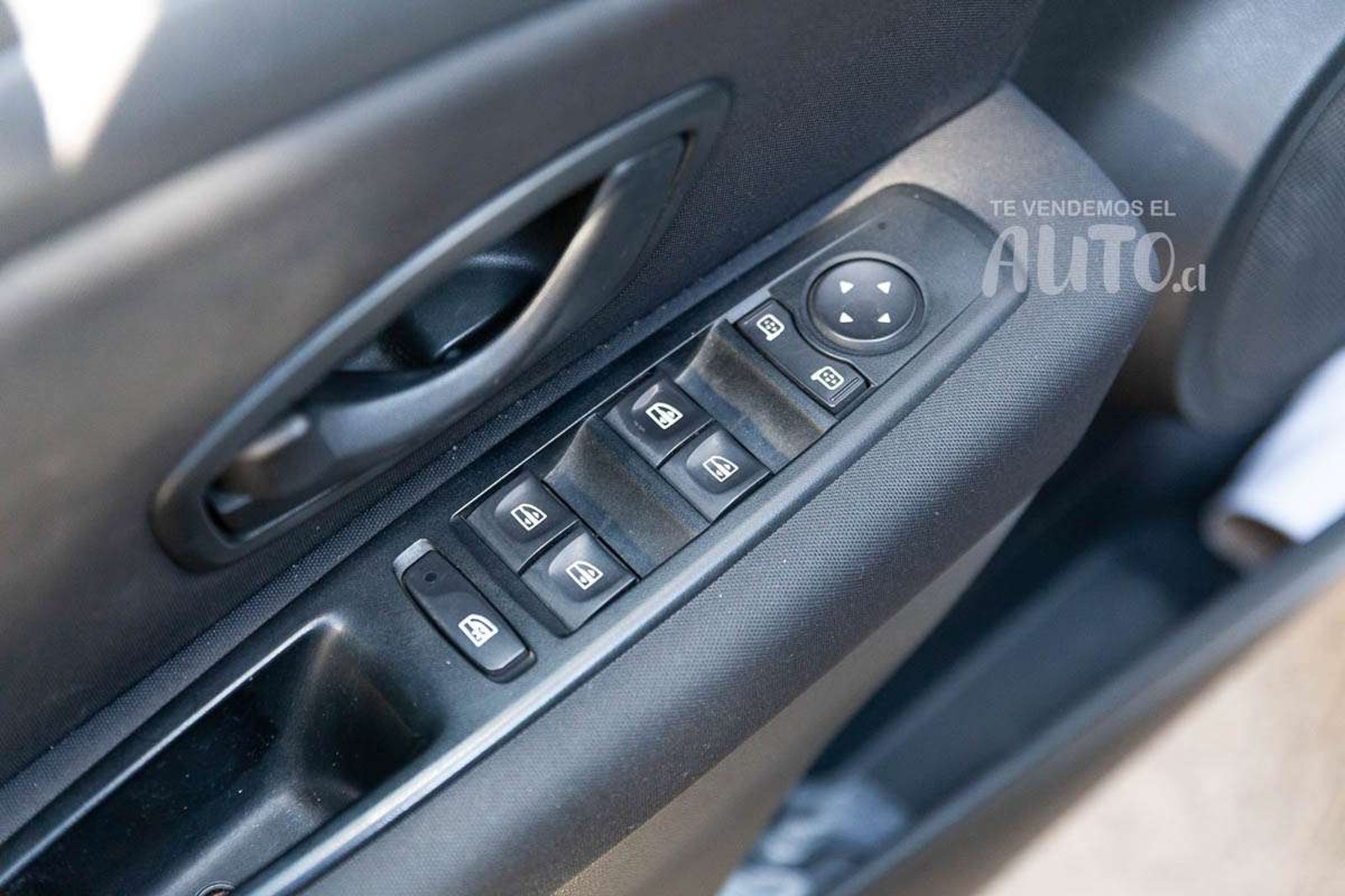 Renault Fluence 2014 - Imagen 13 de 16