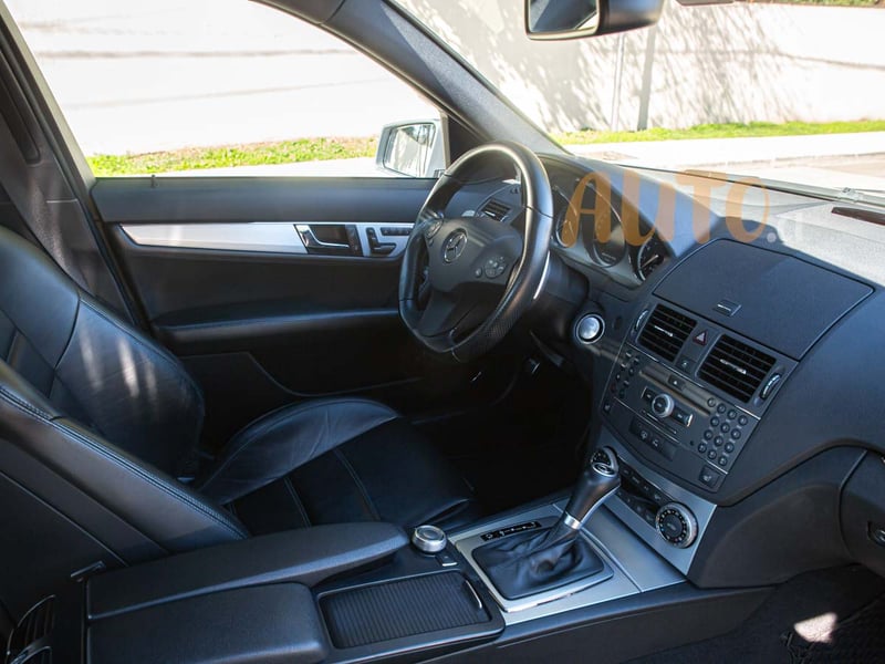 Mercedes-Benz C63 AMG 2011 - Imagen 7 de 20