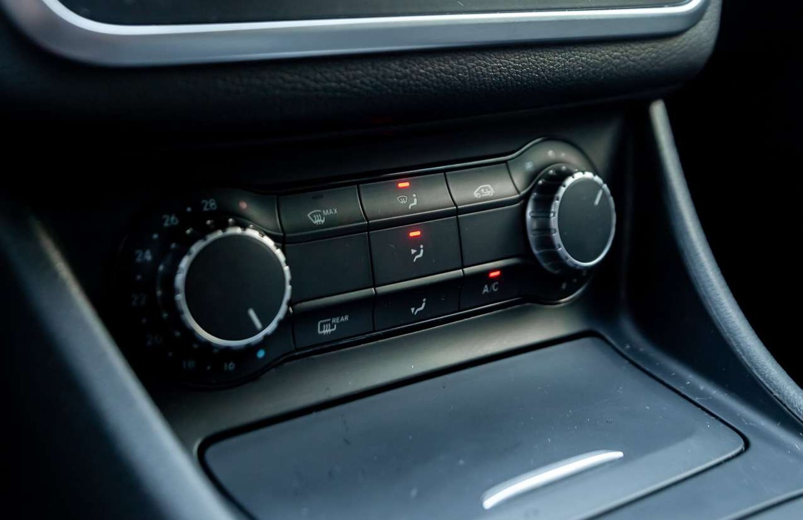 MERCEDES BENZ GLA 220 2016 - Imagen 13 de 16