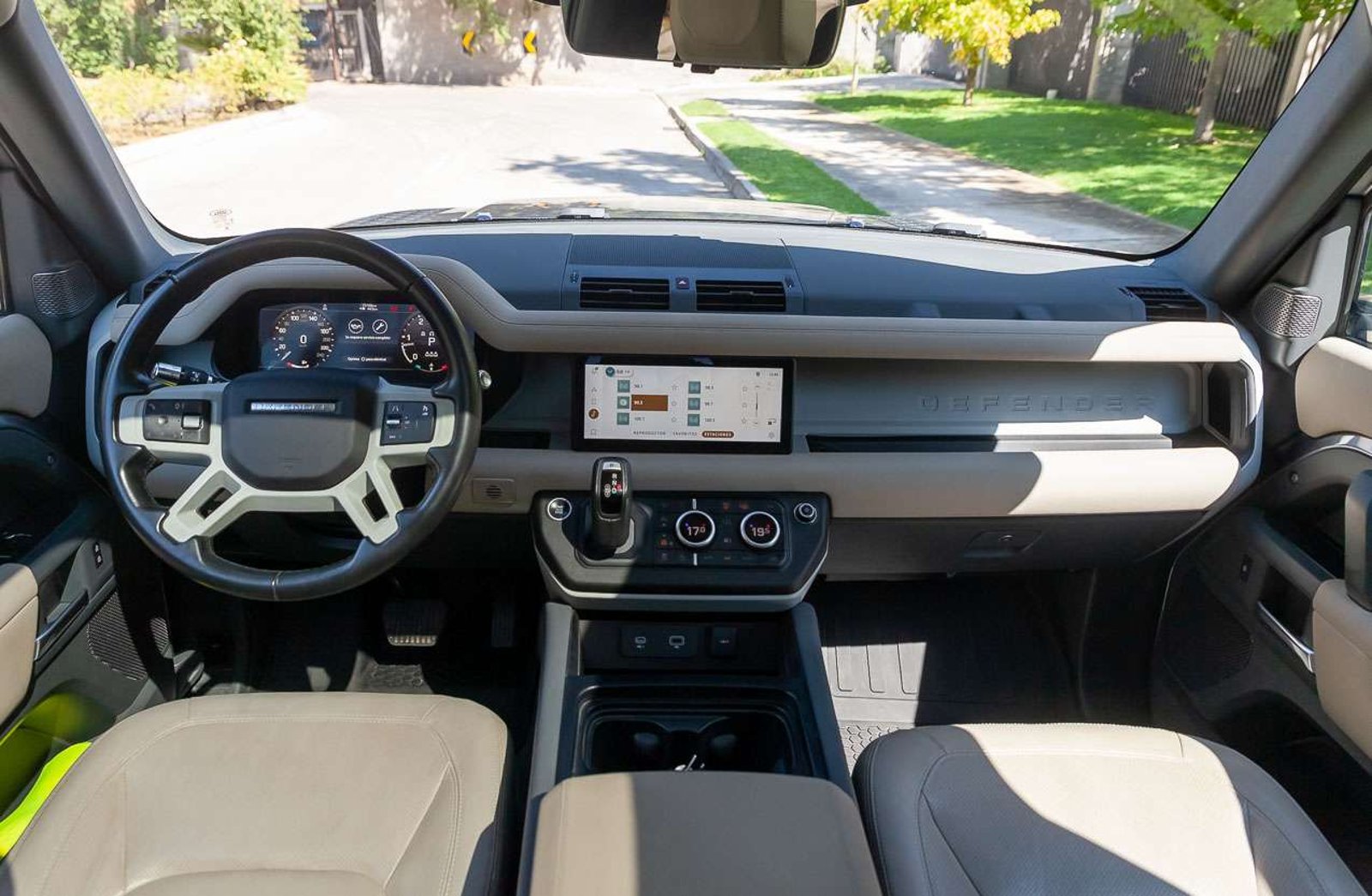 LAND ROVER Defender 2022 - Imagen 15 de 17