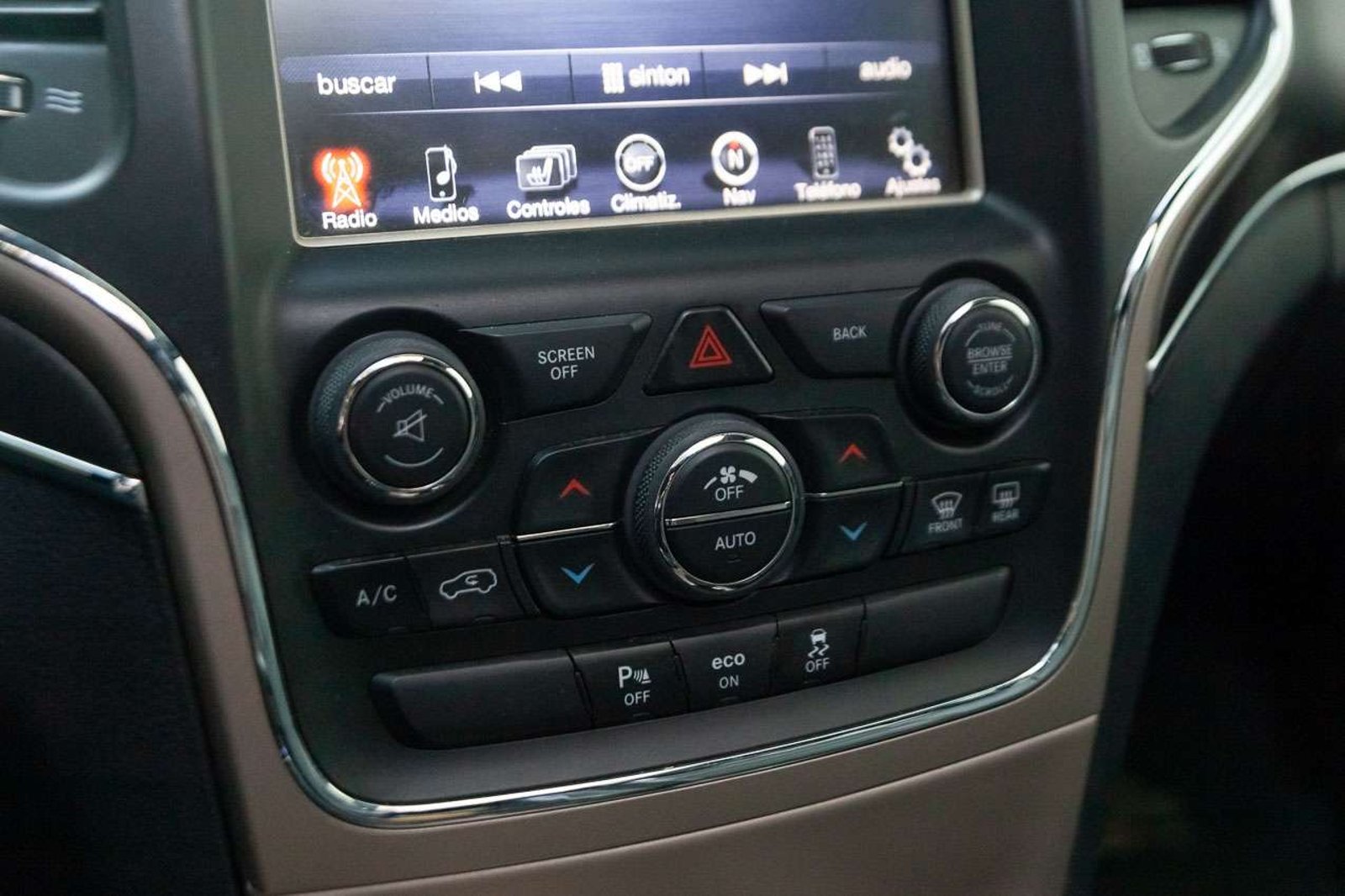 JEEP Grand Cherokee 2016 - Imagen 14 de 20
