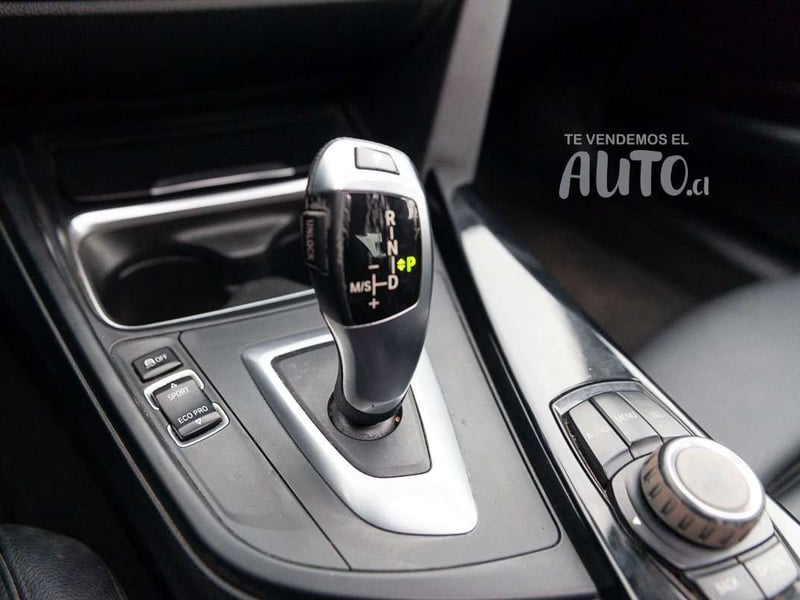 BMW 320I 2013 - Imagen 15 de 19