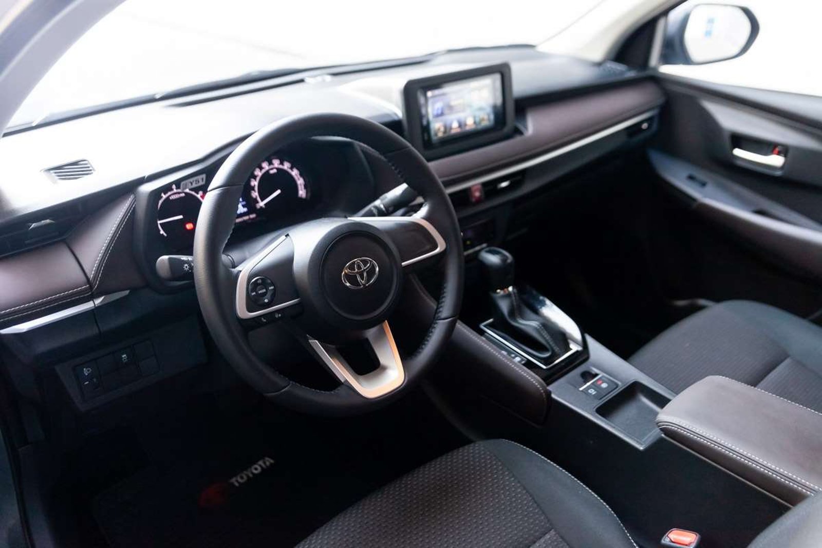 TOYOTA Yaris 2026 - Imagen 6 de 16