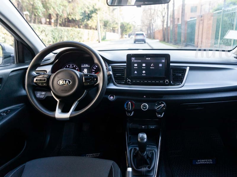 Kia Rio4 2022 - Imagen 16 de 18