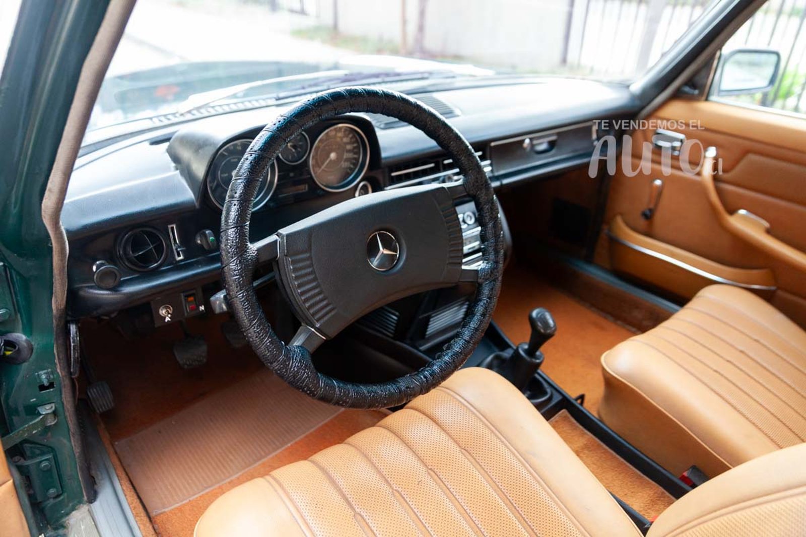 Mercedes-Benz 230 1975 - Imagen 7 de 15