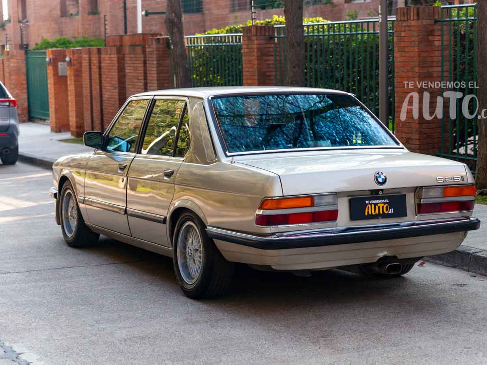 BMW 525 1985 - Foto 3 de 14