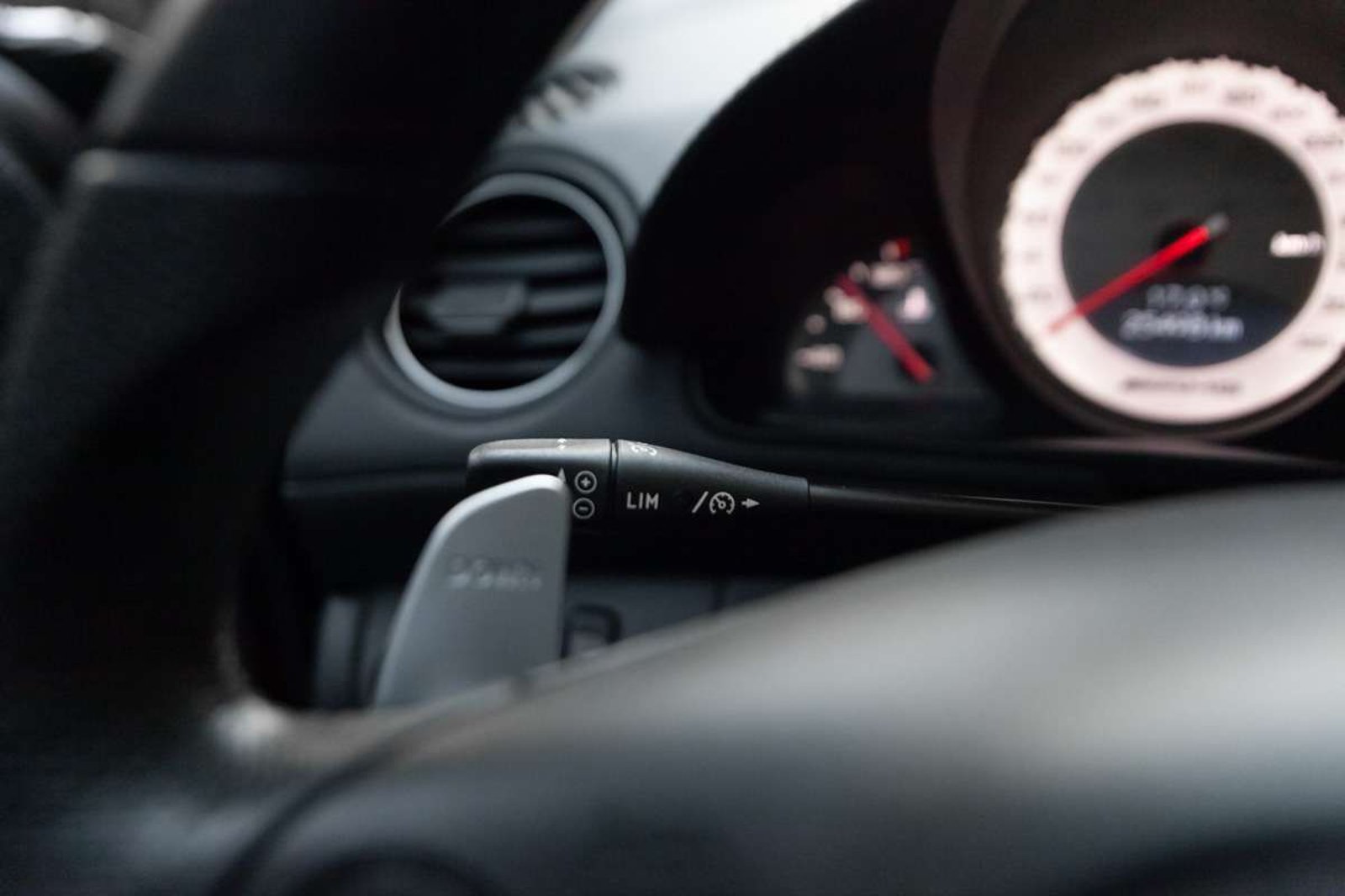 MERCEDES BENZ SL63 2011 - Imagen 17 de 20