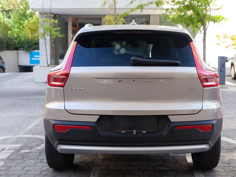 Volvo XC40 2023 - Imagen 4 de 19