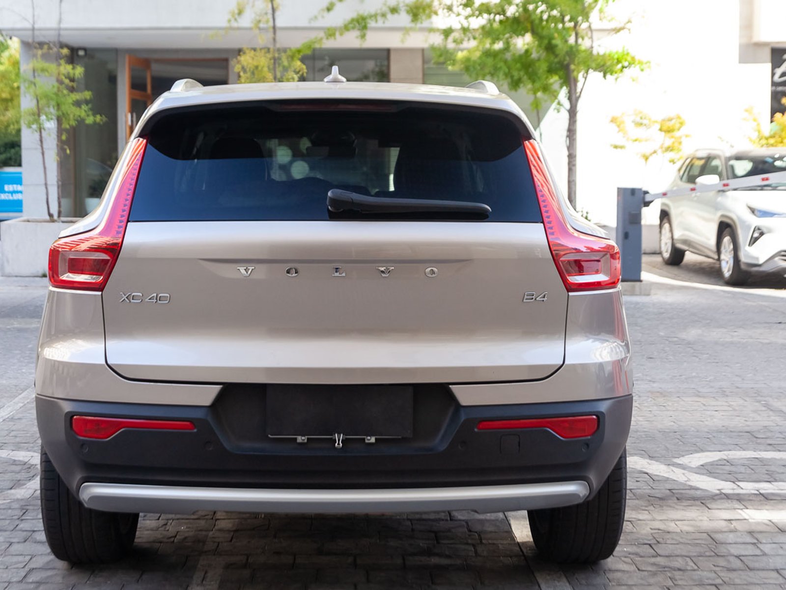 Volvo XC40 2023 - Foto 4 de 19