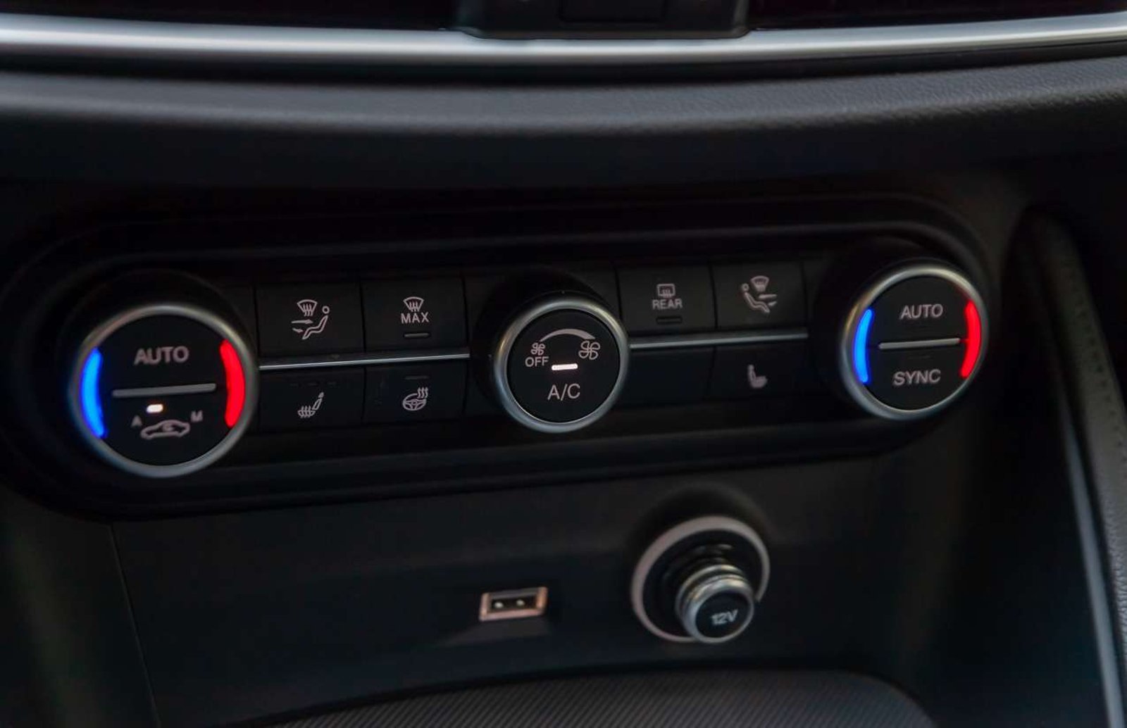 ALFA ROMEO Stelvio 2023 - Imagen 15 de 20