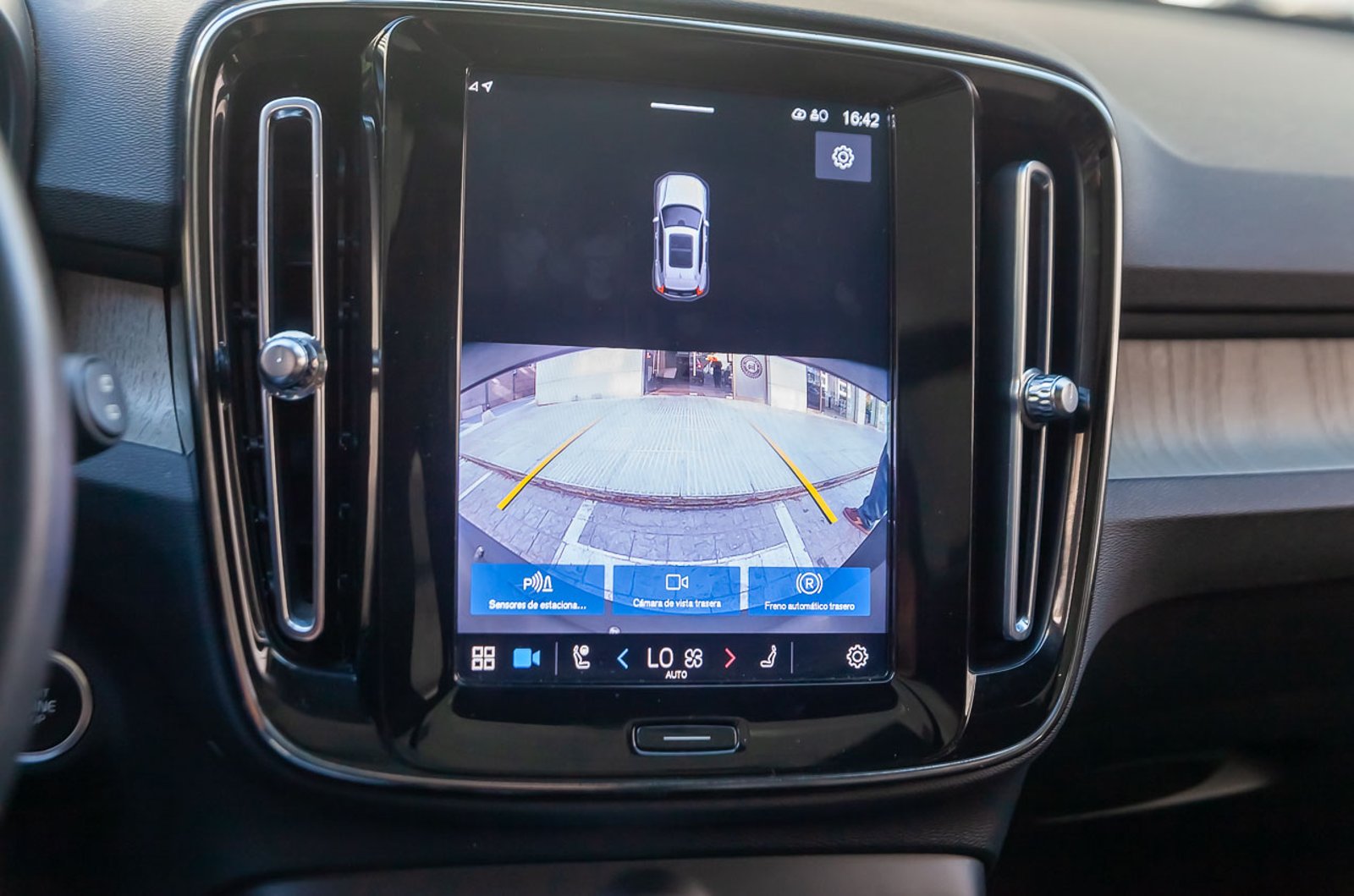 Volvo XC40 2023 - Imagen 13 de 19