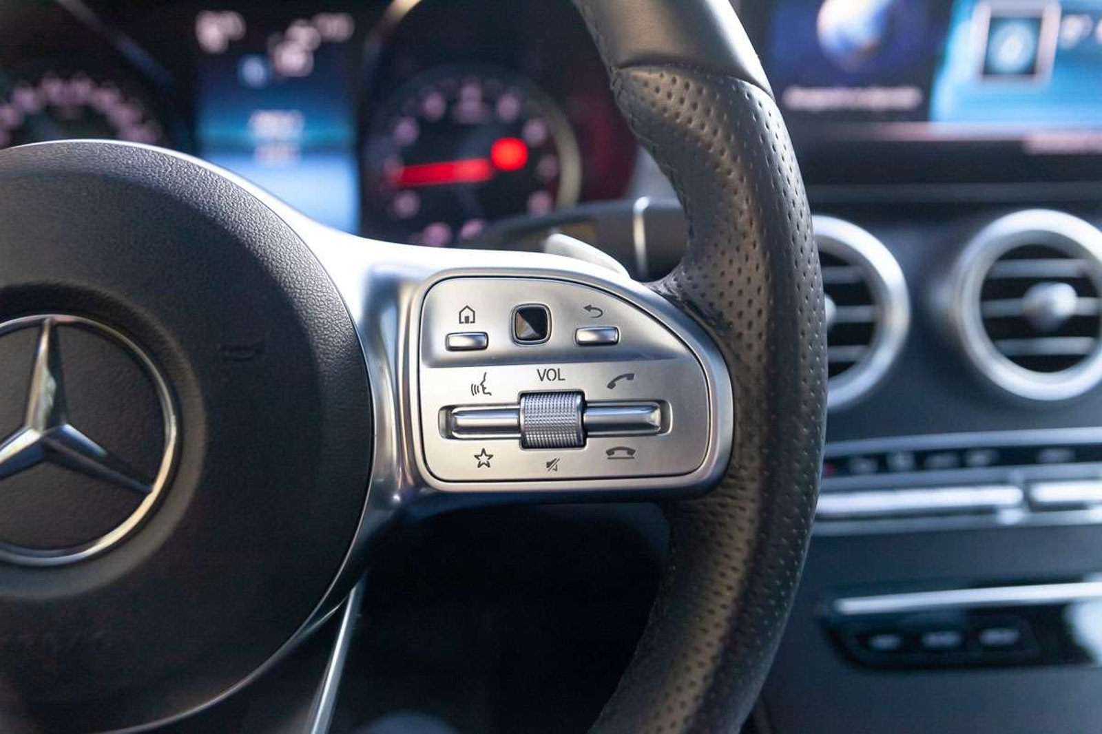 MERCEDES BENZ C300 2019 - Imagen 10 de 17