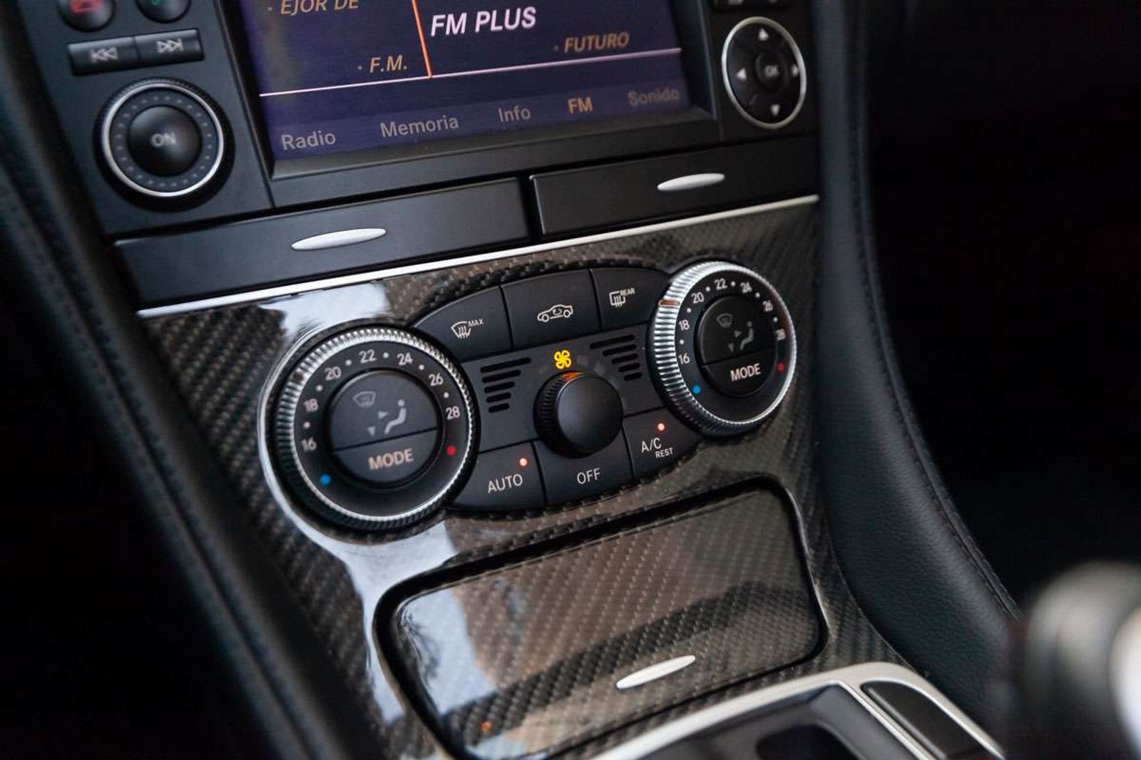 MERCEDES BENZ SL63 2011 - Imagen 15 de 20