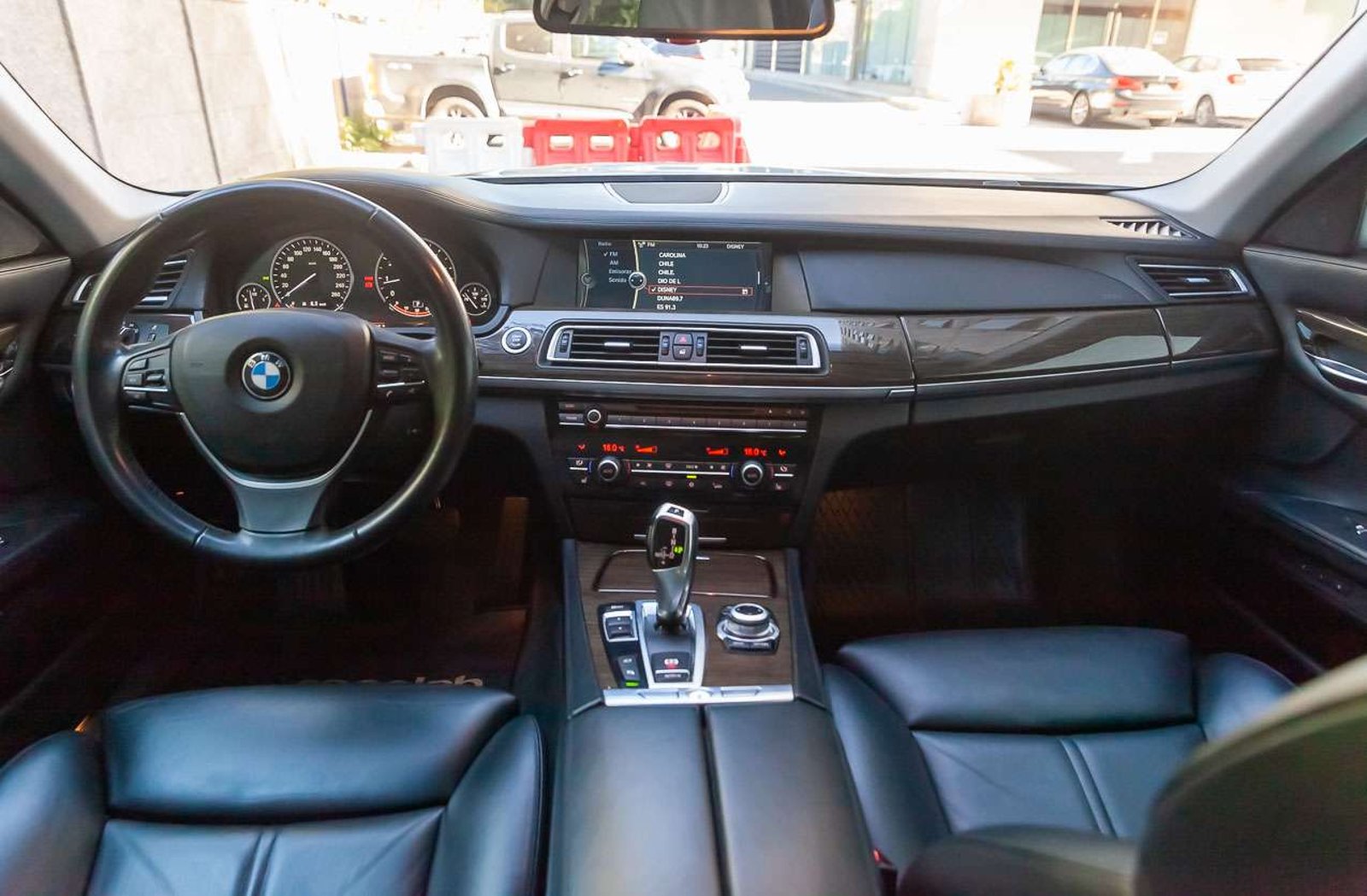 BMW 750i 2012 - Imagen 17 de 19