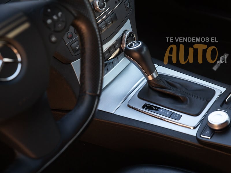 Mercedes-Benz C63 AMG 2011 - Imagen 10 de 20