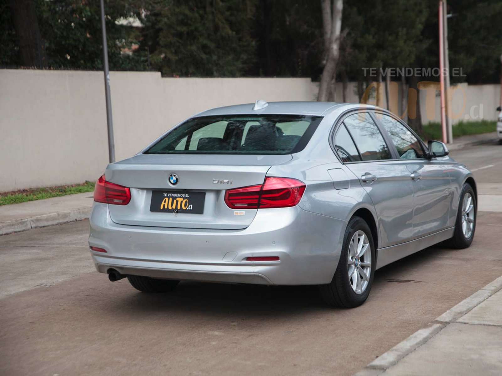 BMW 318i 2017 - Foto 5 de 19