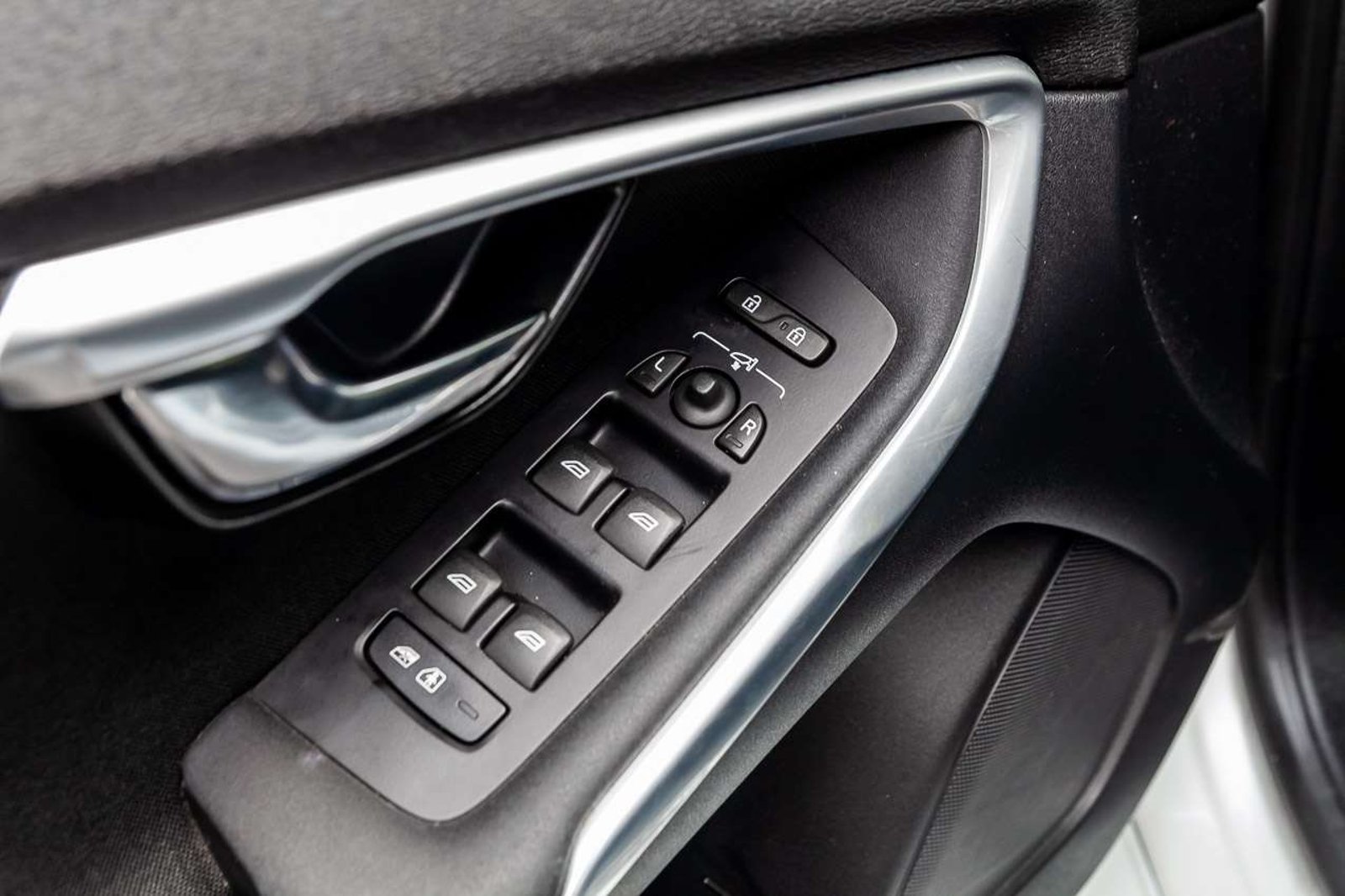 VOLVO V40 2019 - Imagen 15 de 19