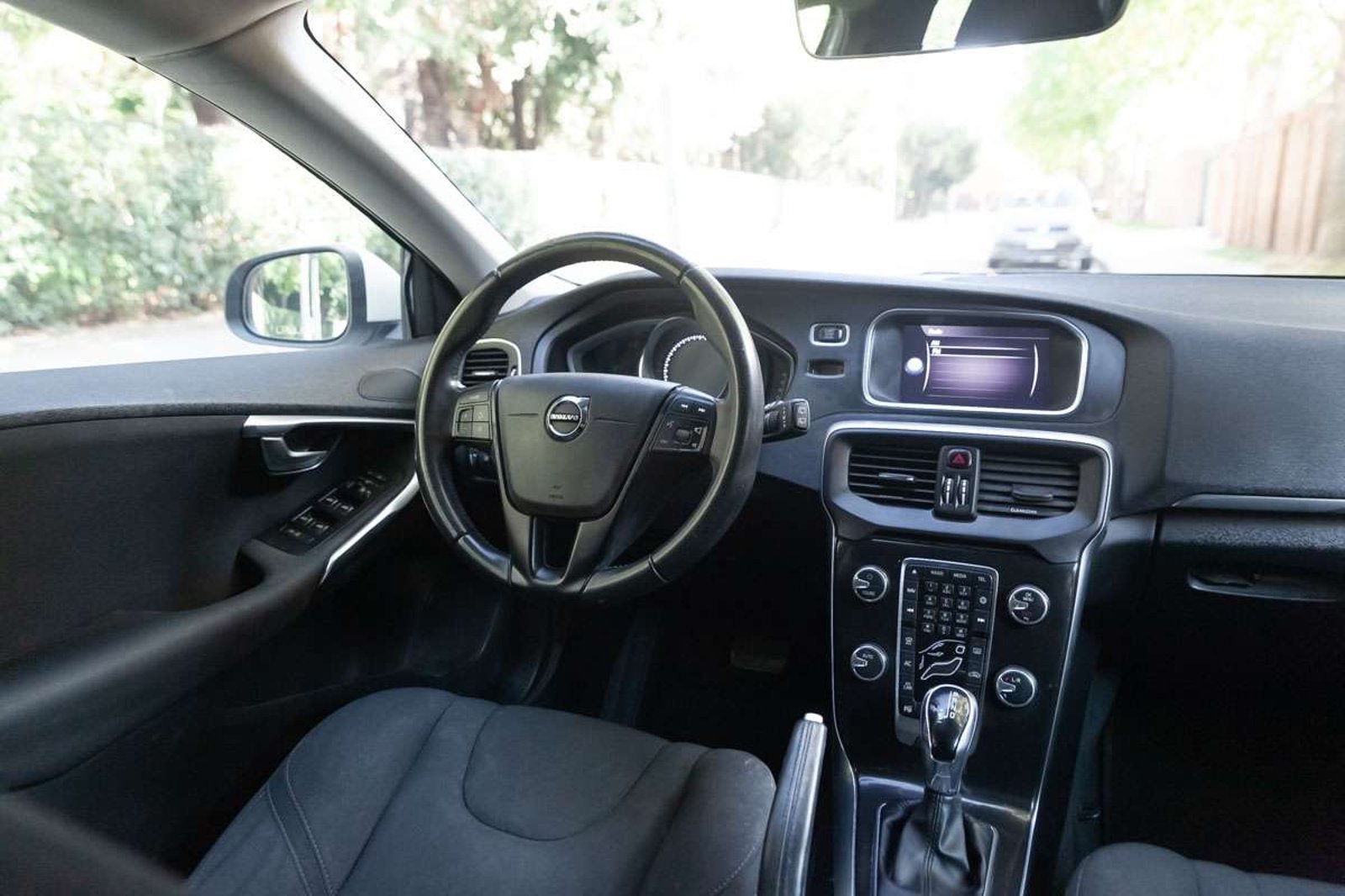 VOLVO V40 2019 - Imagen 18 de 18