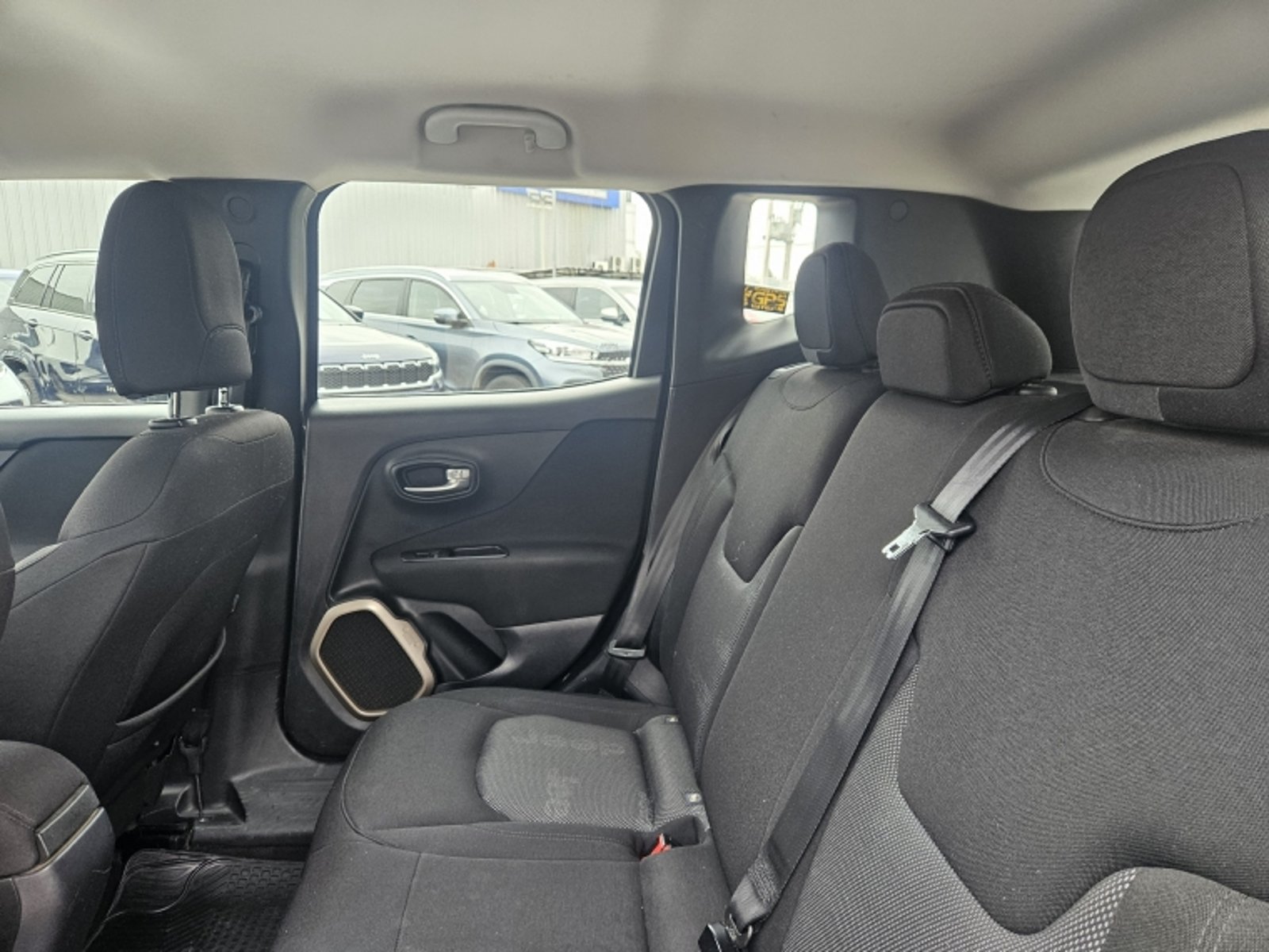 Jeep Renegade Sport 1.8 2019 - Imagen 8 de 20