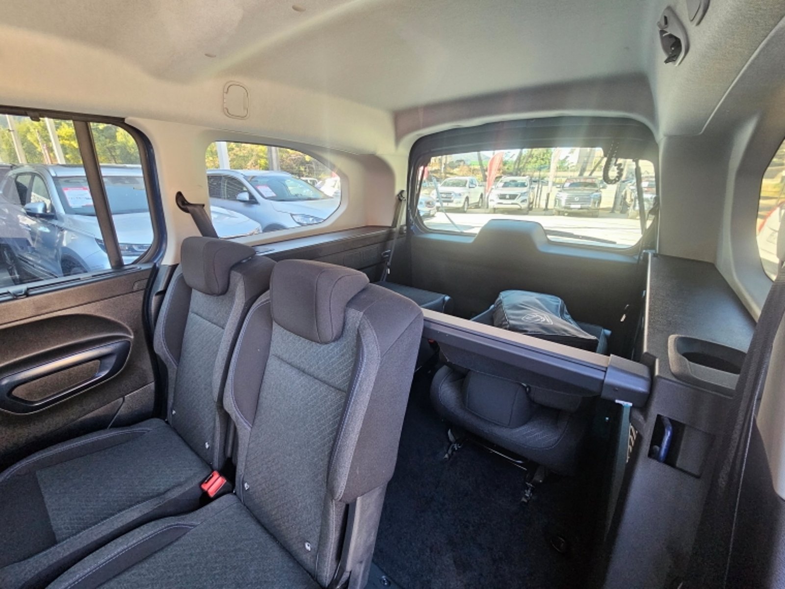 PEUGEOT Rifter Bluehdi 130 1.5 2022 - Imagen 9 de 20