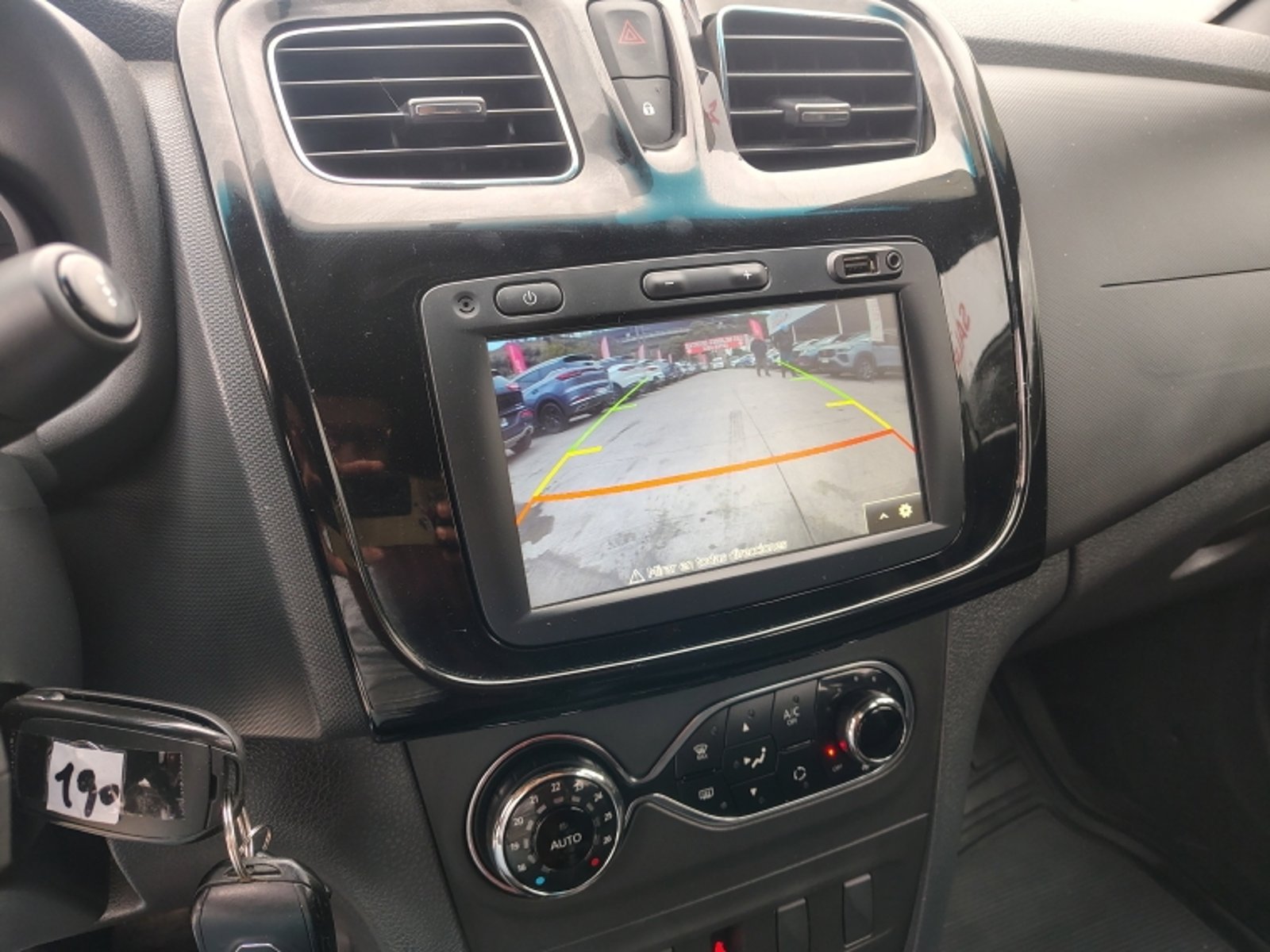 RENAULT Symbol Intens 1.6 2022 - Imagen 15 de 18