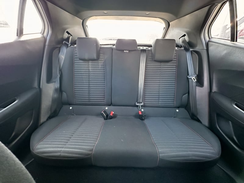 Peugeot 2008 Puretech 130 4x2 1.2 2023 - Imagen 17 de 20
