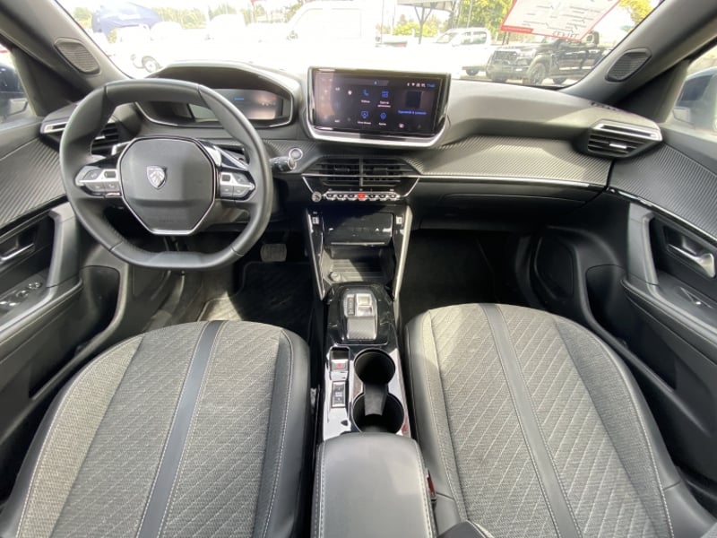 Peugeot 2008 Allure 1.2 Aut 2024 - Imagen 18 de 20