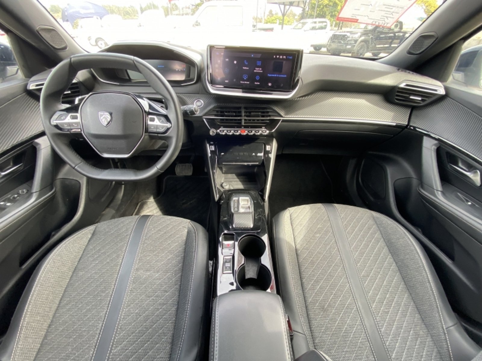 PEUGEOT 2008 Allure 1.2 Aut 2024 - Imagen 18 de 20