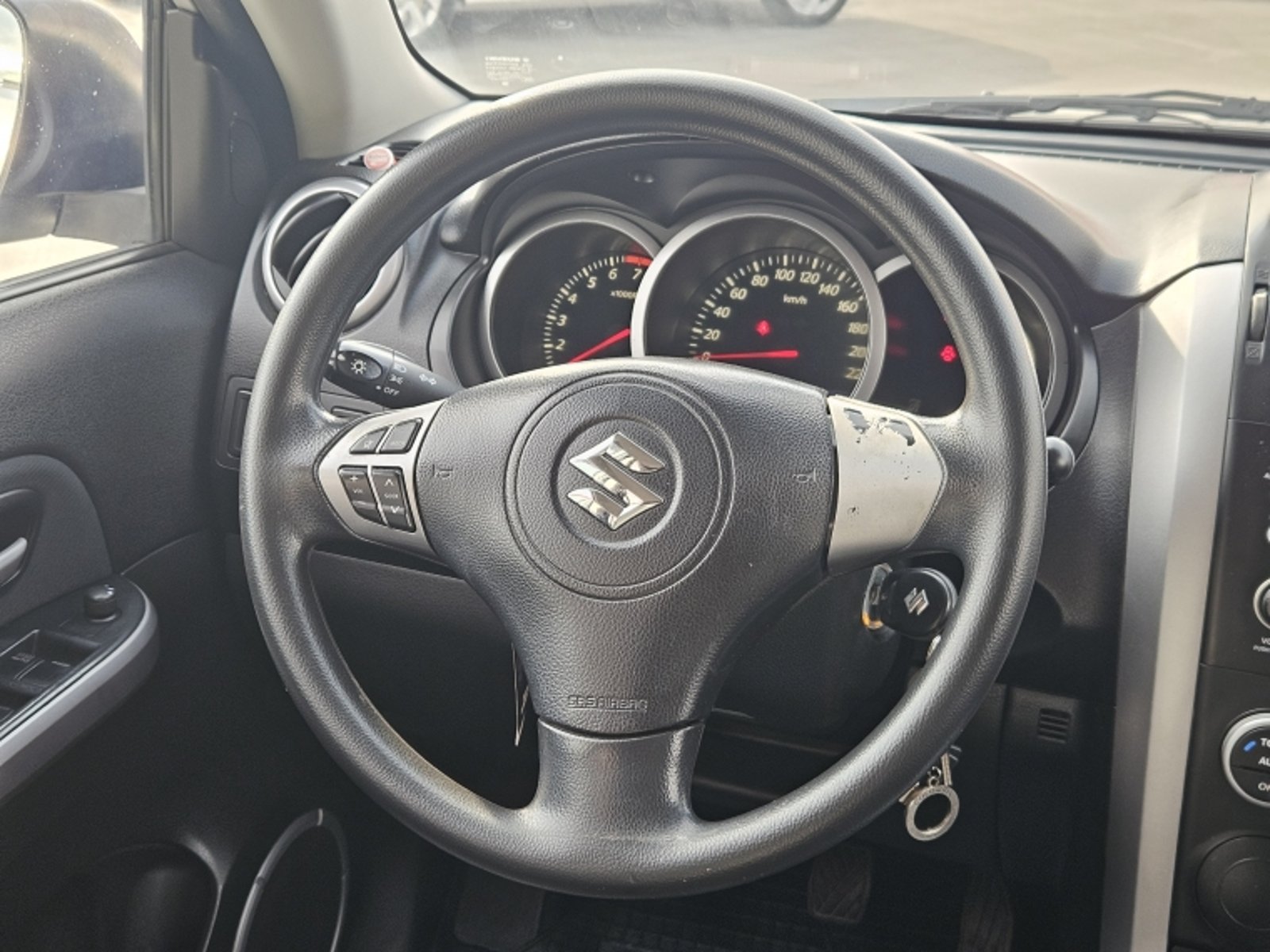 SUZUKI Grand Nomade 2.4 2017 - Imagen 13 de 20