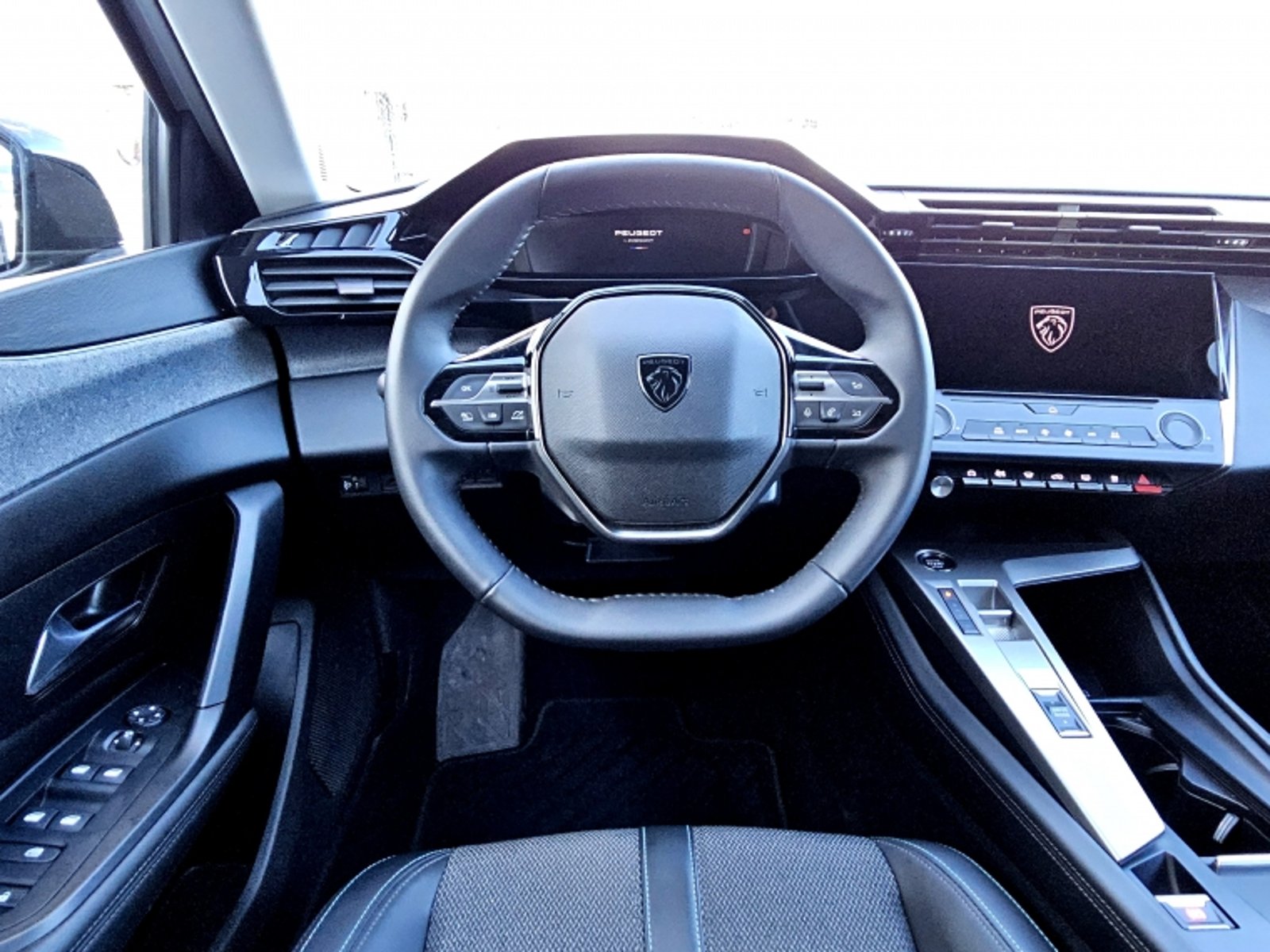 PEUGEOT 308 Allure 1.2 Aut 2024 - Imagen 9 de 19