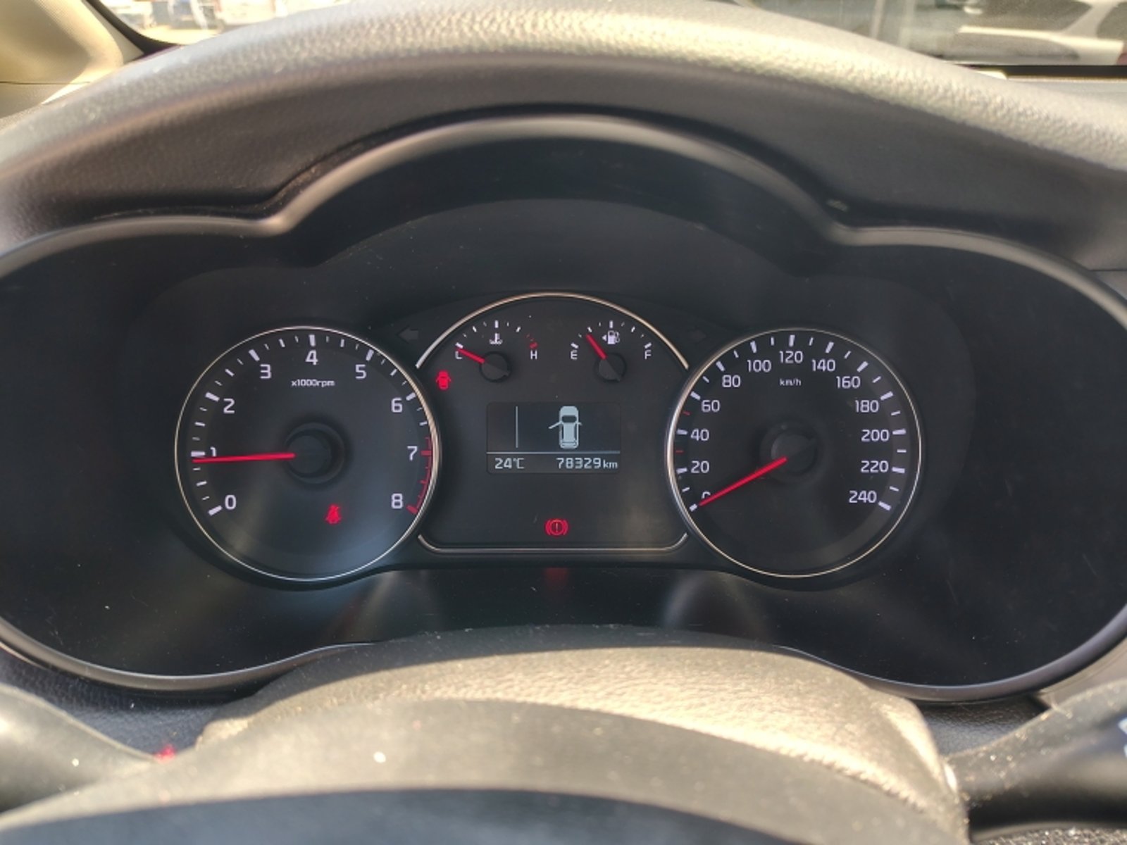 KIA CARENS New Carens Ex 2.0 2019 - Imagen 12 de 17