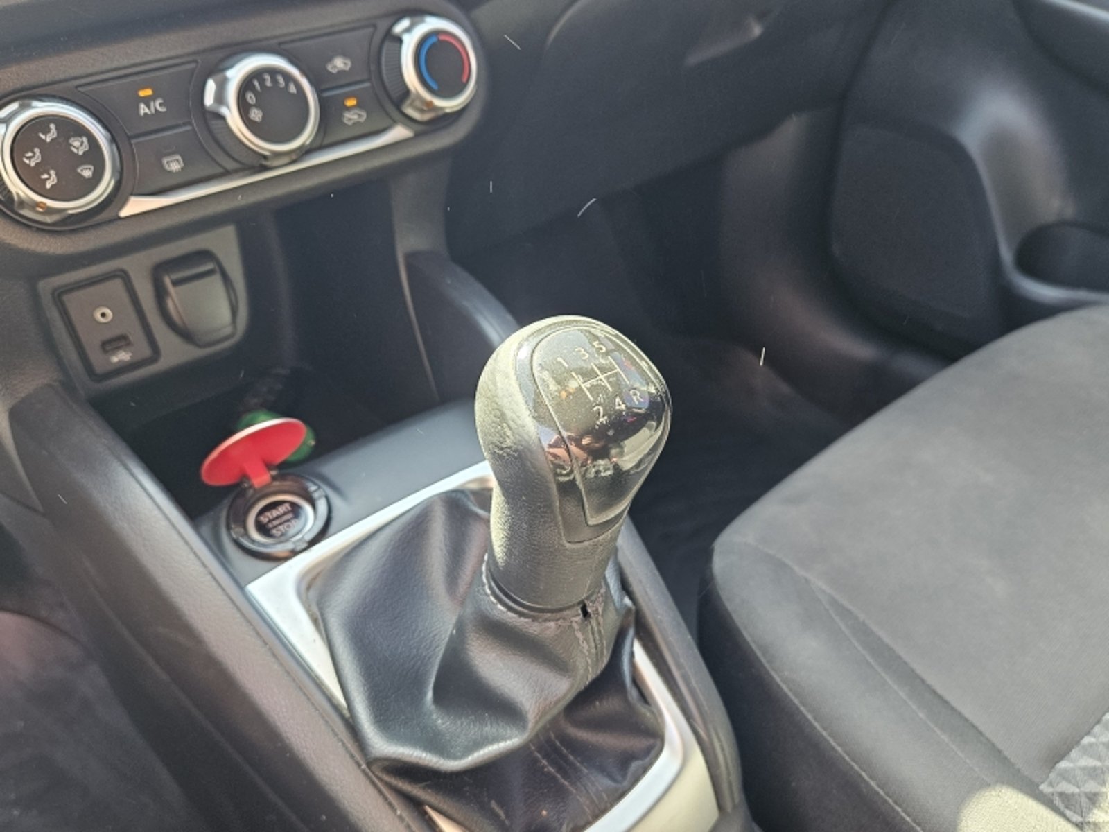 NISSAN Versa Mt 1.6 2021 - Imagen 17 de 20