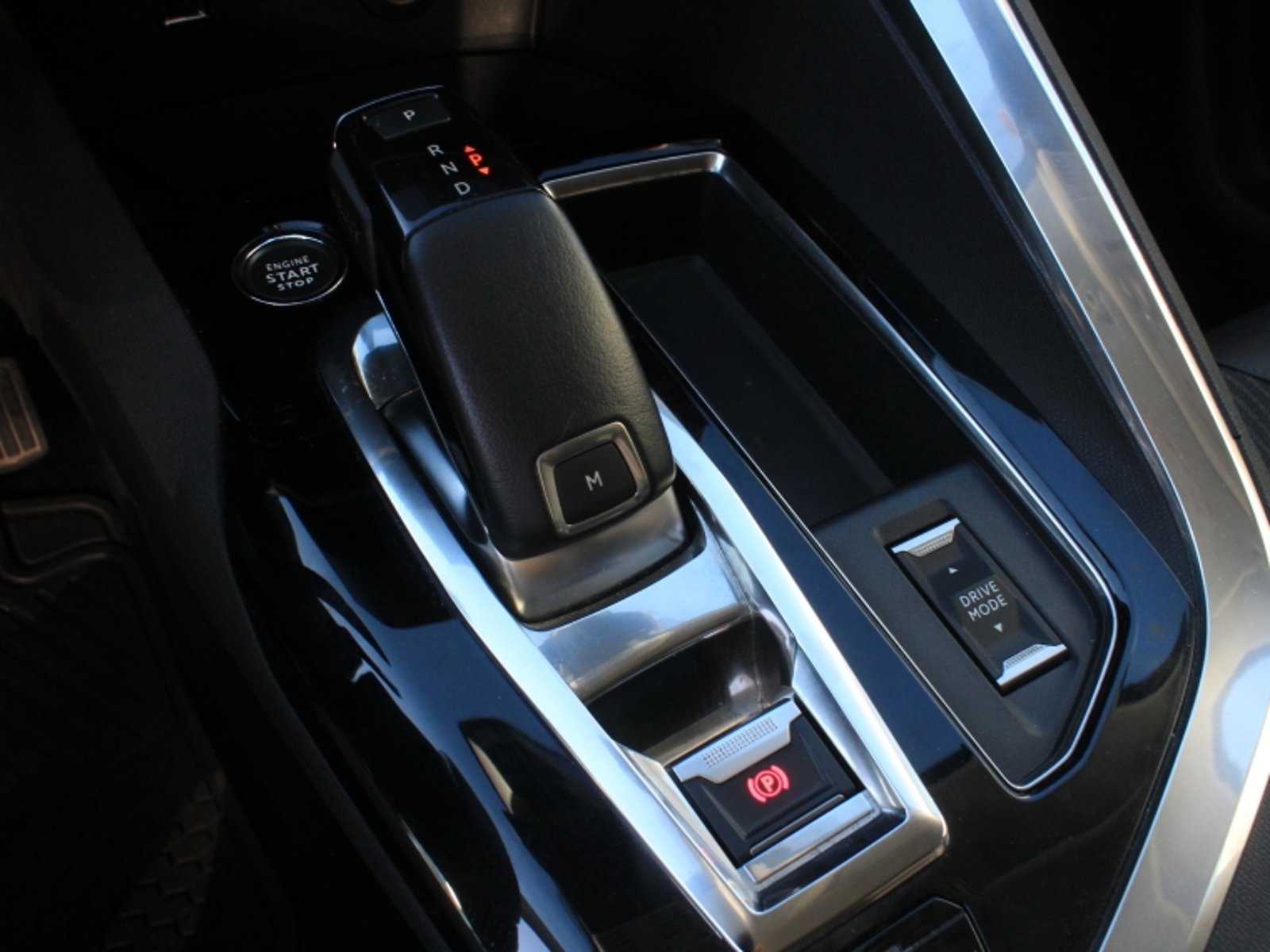 Peugeot 5008 Bluehdi 130 1.5 Aut 2022 - Imagen 14 de 19