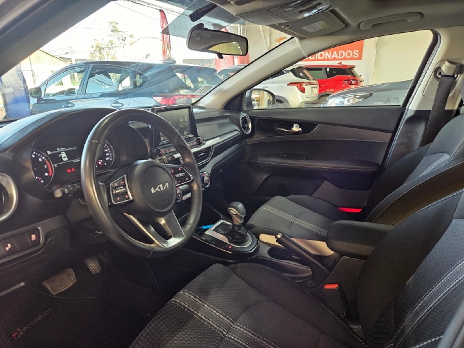 KIA Cerato Mpi 1.6 Aut 2023 - Imagen 13 de 20