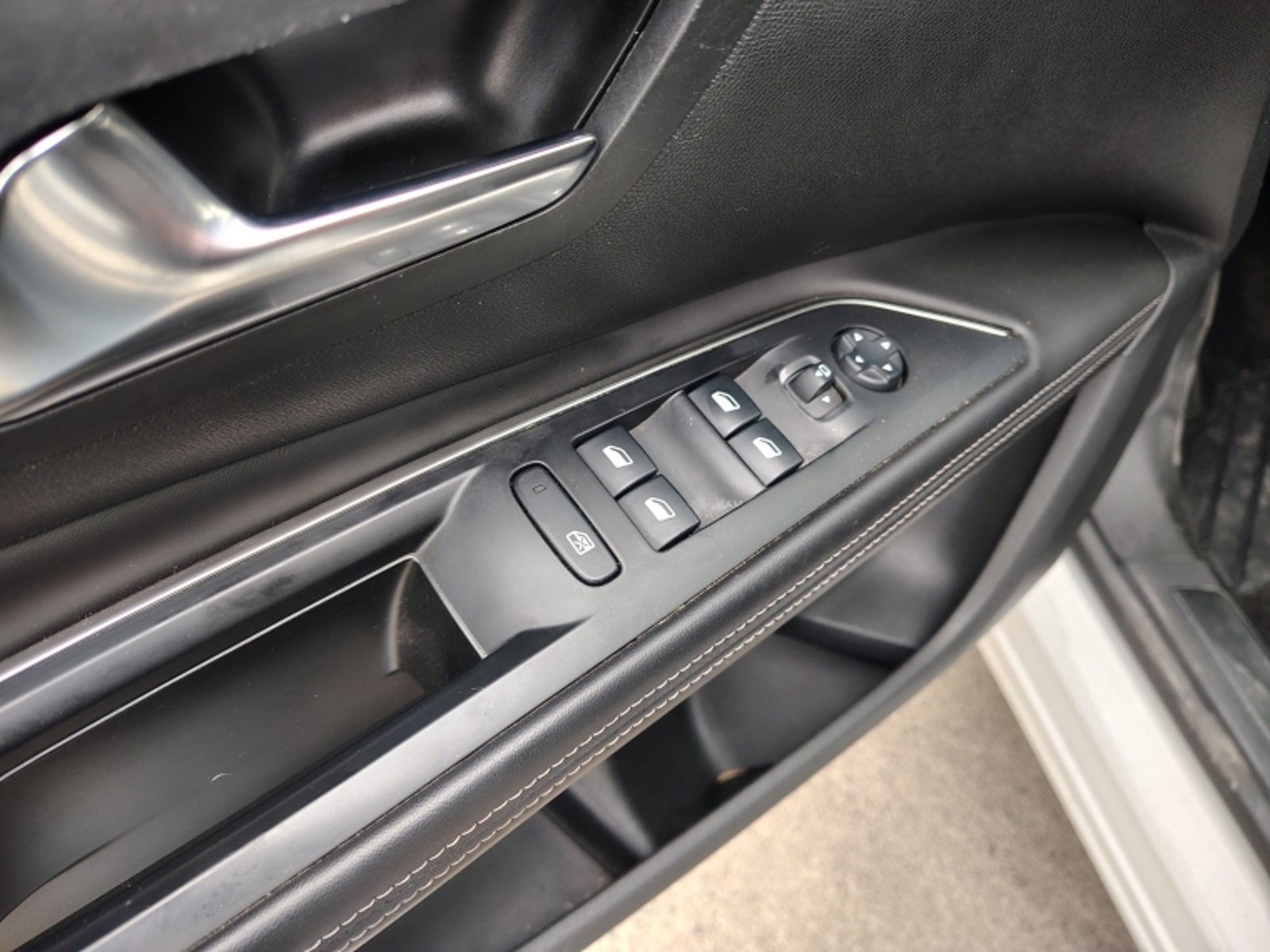 PEUGEOT 5008 Thp 1.6 Aut 2019 - Imagen 10 de 20