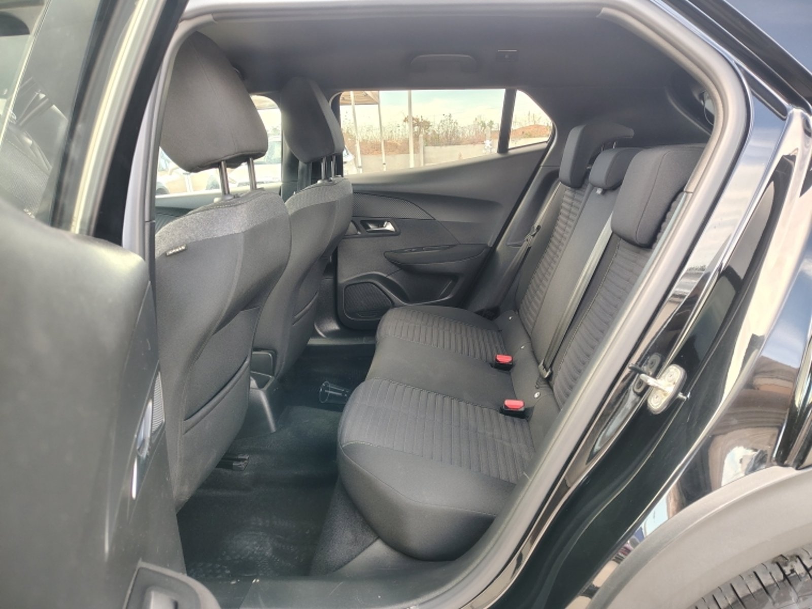 PEUGEOT 2008 Active 130 1.2 2025 - Imagen 8 de 20