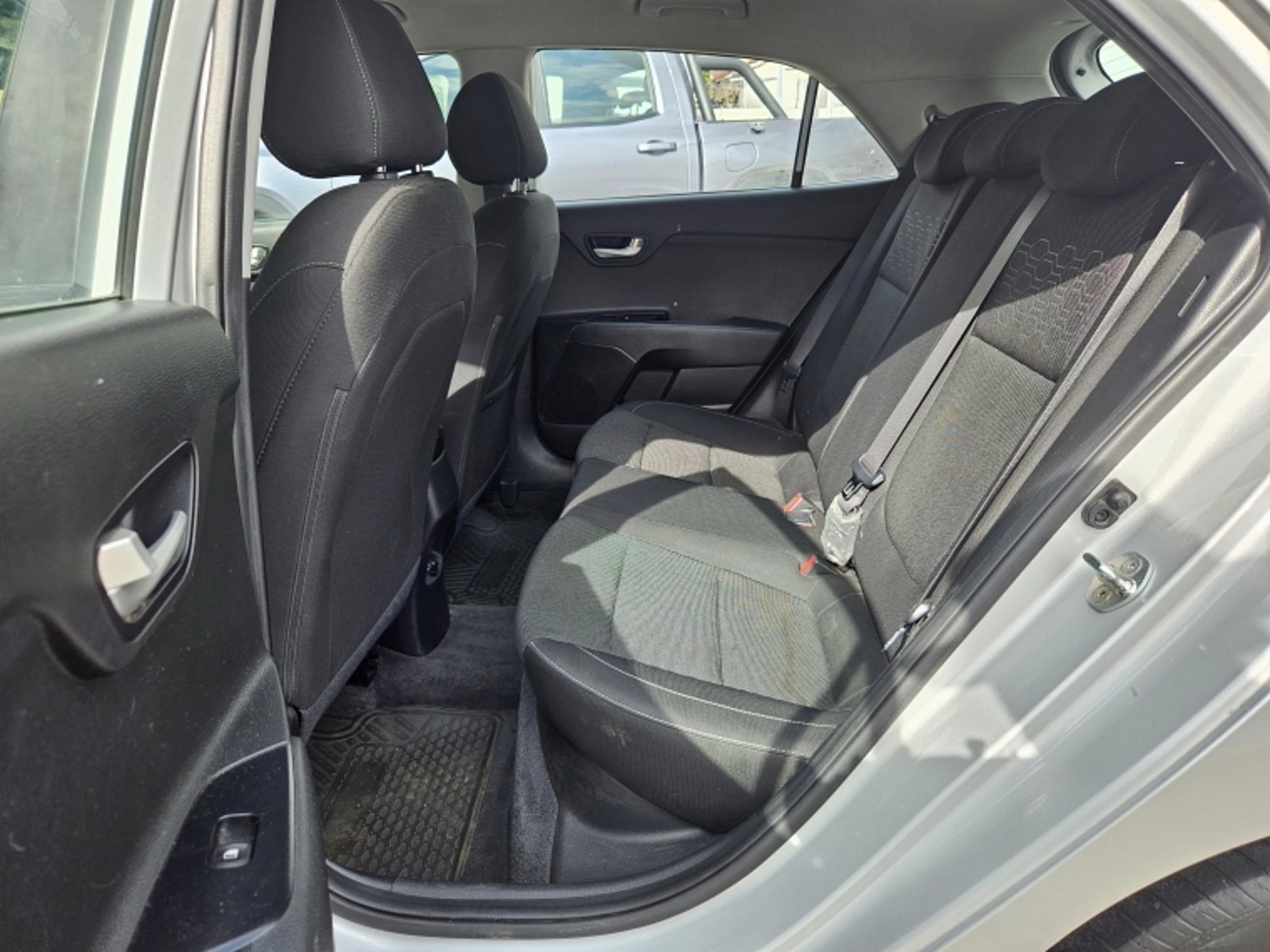Kia Rio 5 Ex 1.4 2019 - Foto 5 de 19