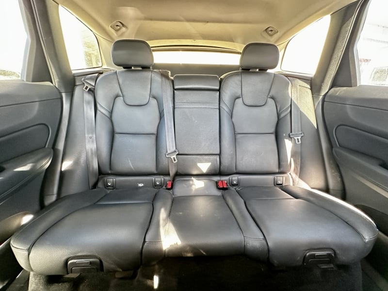 Volvo Xc60 4x4 2.0 Aut 2021 - Imagen 17 de 19