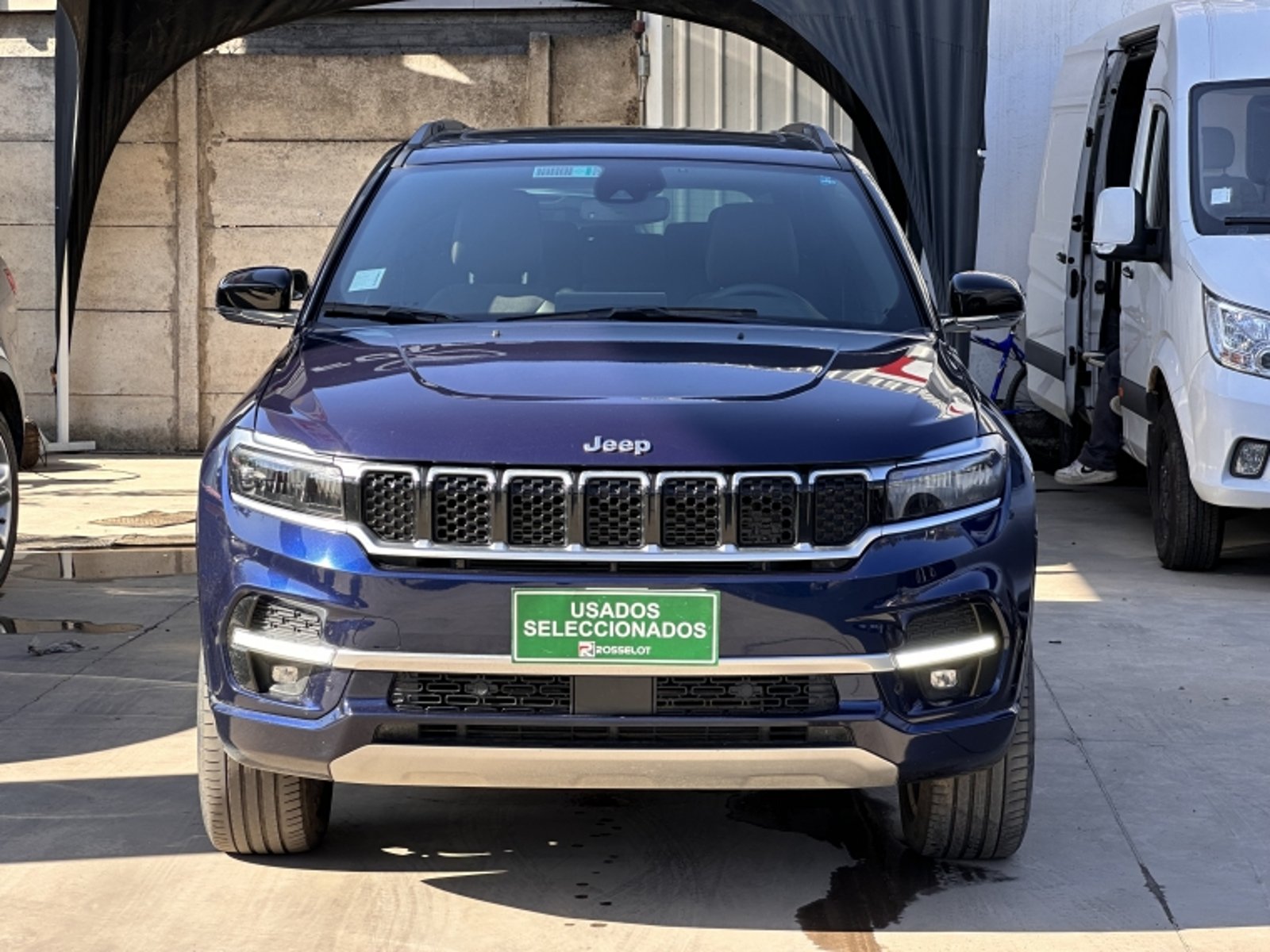 Jeep Commander Overland 4x4 2.0 Aut 2023 - Foto 2 de 20