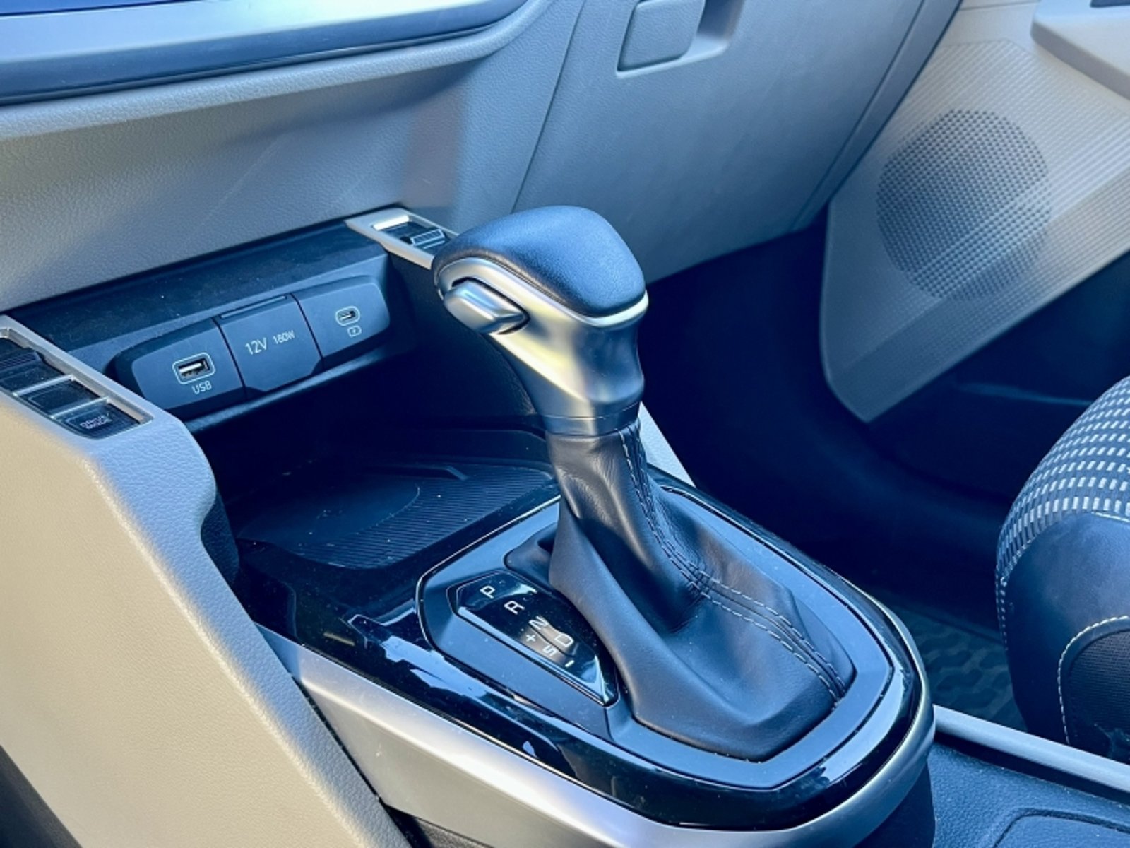KIA Carens Ex 1.4 Aut 2023 - Imagen 15 de 20