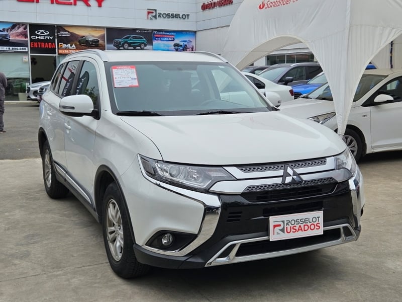Mitsubishi Outlander Cvt 2.0 Aut 2023 - Imagen 4 de 19