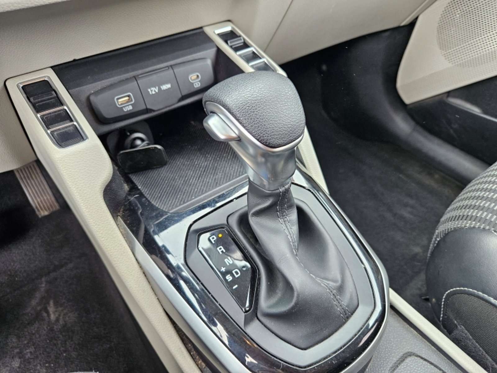 Kia Carens Ex 1.4 Aut 2024 - Imagen 15 de 20